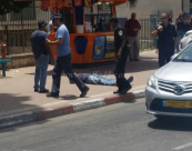 فيديو: الشرطة تطلق النار على عربي بزعم طعن مستوطنة